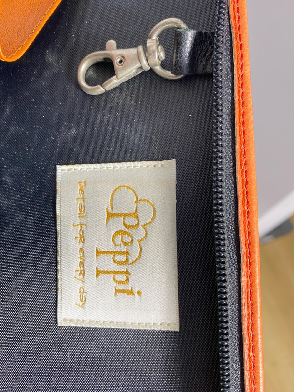 Sigmund Freud Book Crossbody Bag theory of sexuality zipper book style bag - Picture 5 of 9